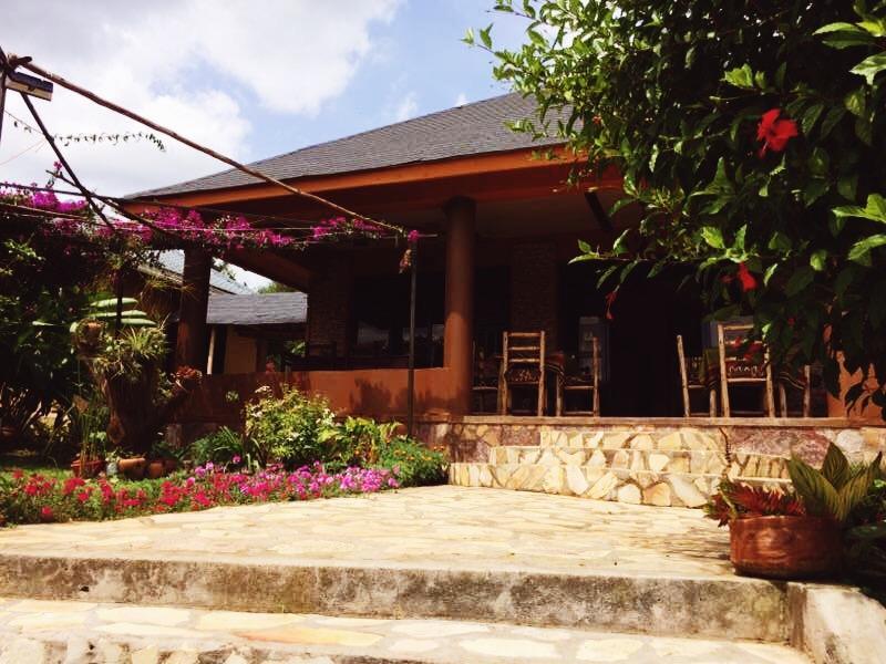 Nyore Hillside Retreat 음바라라 외부 사진
